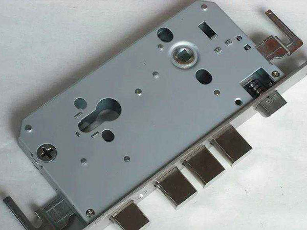 庐阳24小时上门开锁公司