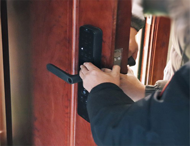 庐阳24小时上门开锁公司